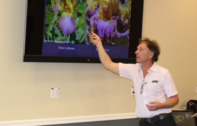Thomas Johnson of Mid-America presenting a program